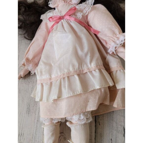 Brinn's Everything is beautiful wind up music porcelain doll collectible - Picture 6 of 8